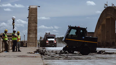 The Viking ride-on scraper is powered by a 49.5 hp turbo diesel Kubota engine and features an 18-gallon fuel tank.