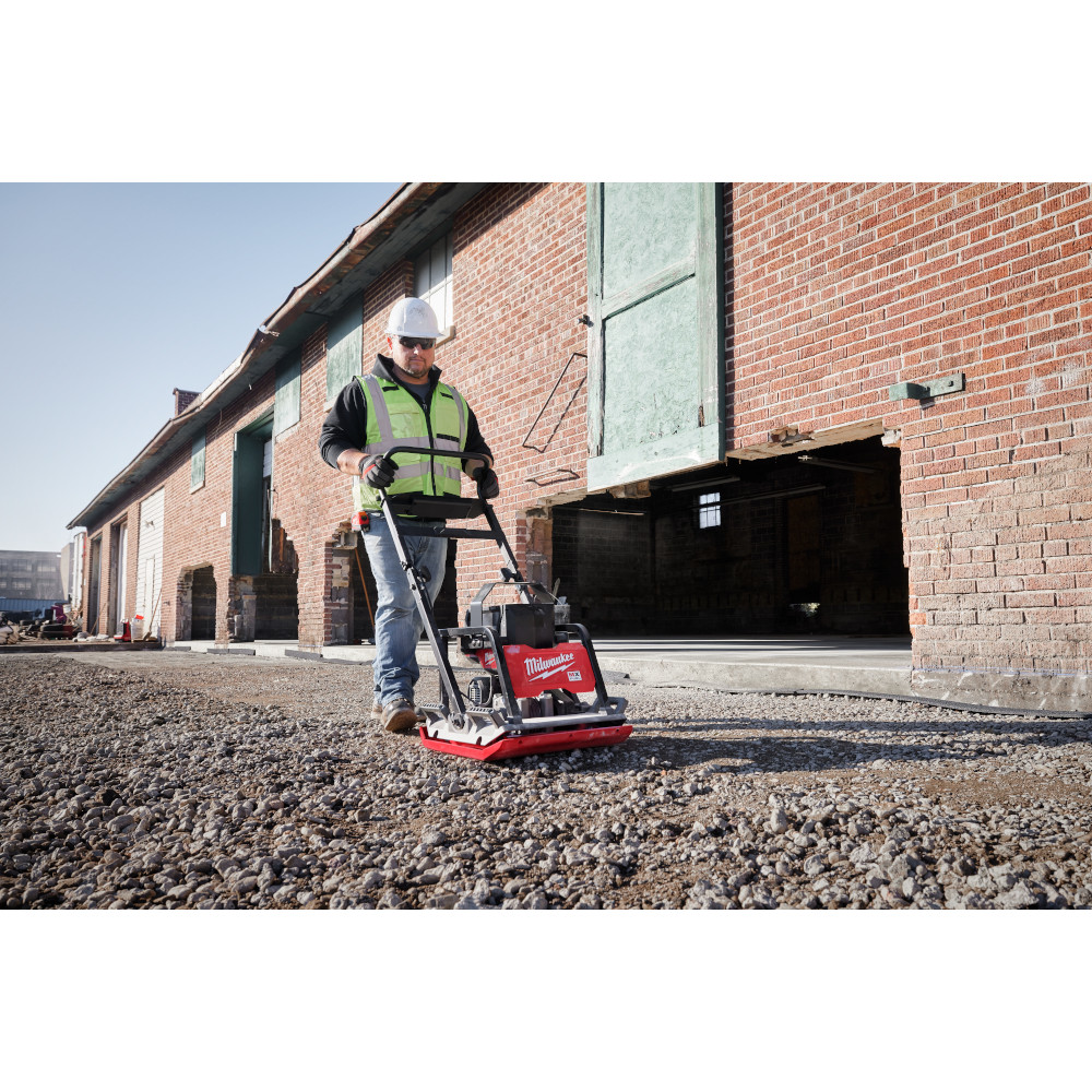 When paired with the MX FUEL REDLITHIUM HD12.0 battery pack, the machine delivers 35 minutes of continuous runtime.
