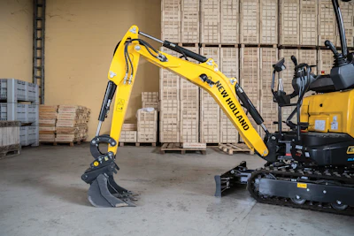 The E15X electric power mini excavator can work indoors.