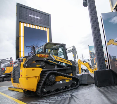 New Holland Construction C330 Image 1