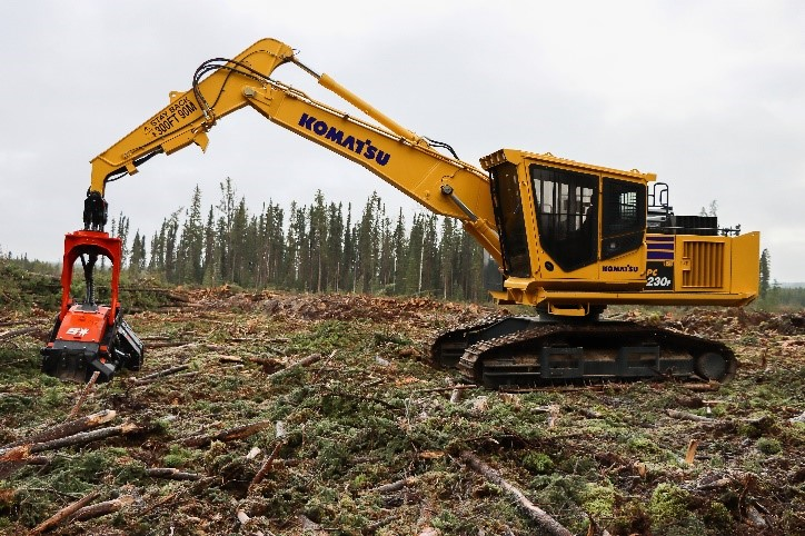Purpose-built for processing applications, the 197-hp PC230F-11 has a rugged design, high and wide undercarriage, a powerful swing motor and is designed to withstand high-debris conditions.