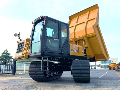 Equipped with a powerful 250-hp CAT C7.1 Tier 4 Final engine, the Morooka MST110CR features a rugged HARDOX steel dump bed.