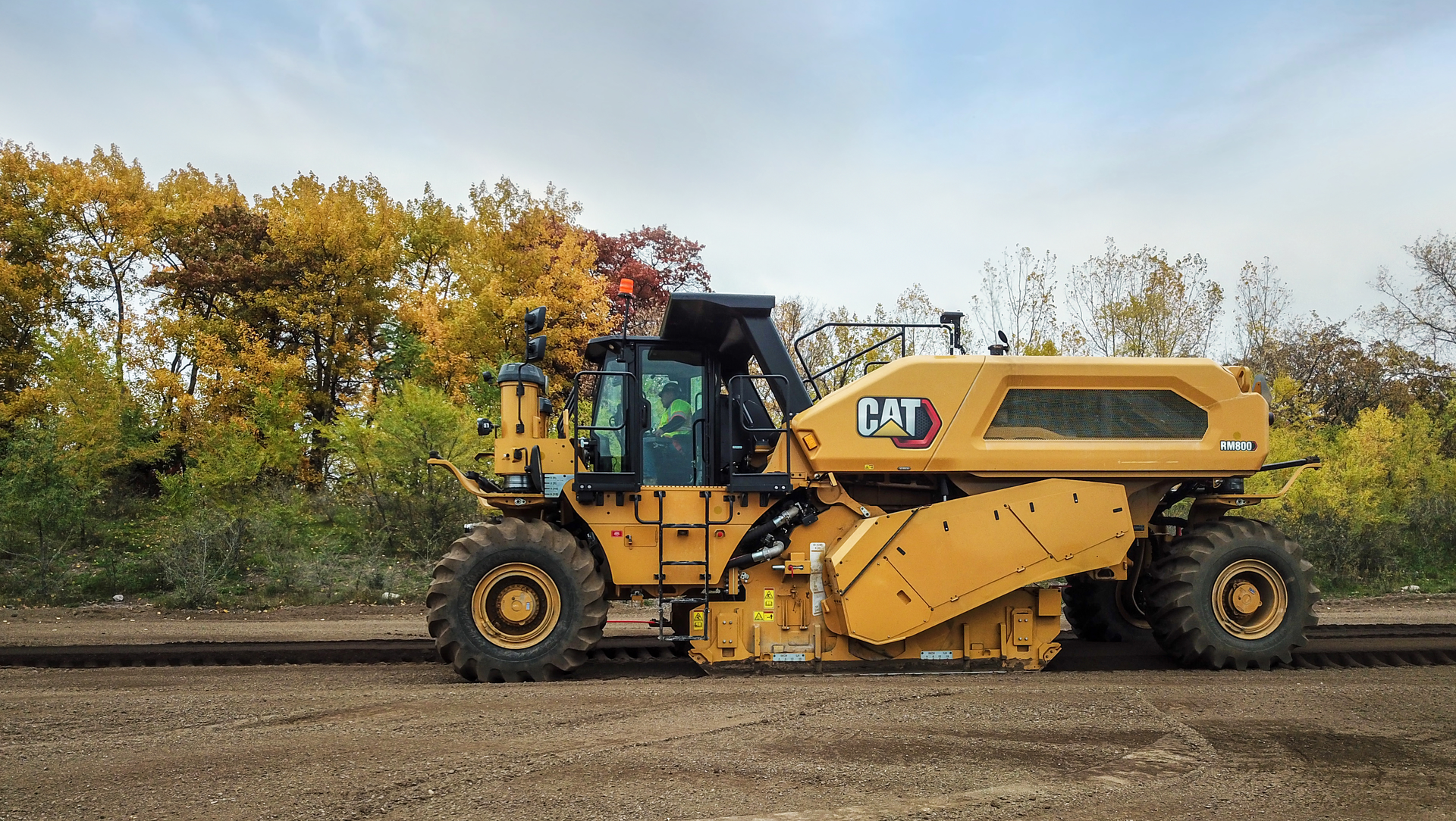 These versatile machines compete at the high end of the reclaimer/stabilizer size class with an all-new adjustable height design capable of cross-slope cutting.