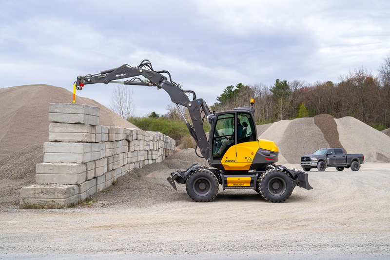 The MWR Series of wheeled excavators enables maneuverability in tight working areas, offering the flexibility and versatility of a skid steer or compact track loader in one machine.