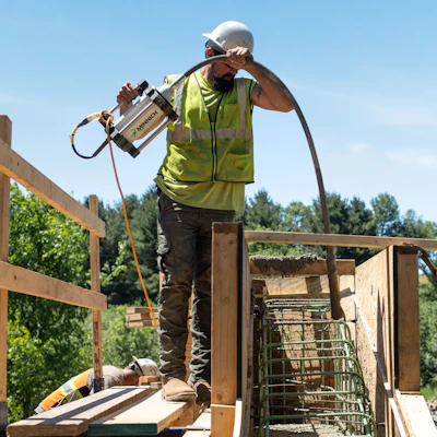 Concrete Vibrators Key To Concrete Bridge Replacement