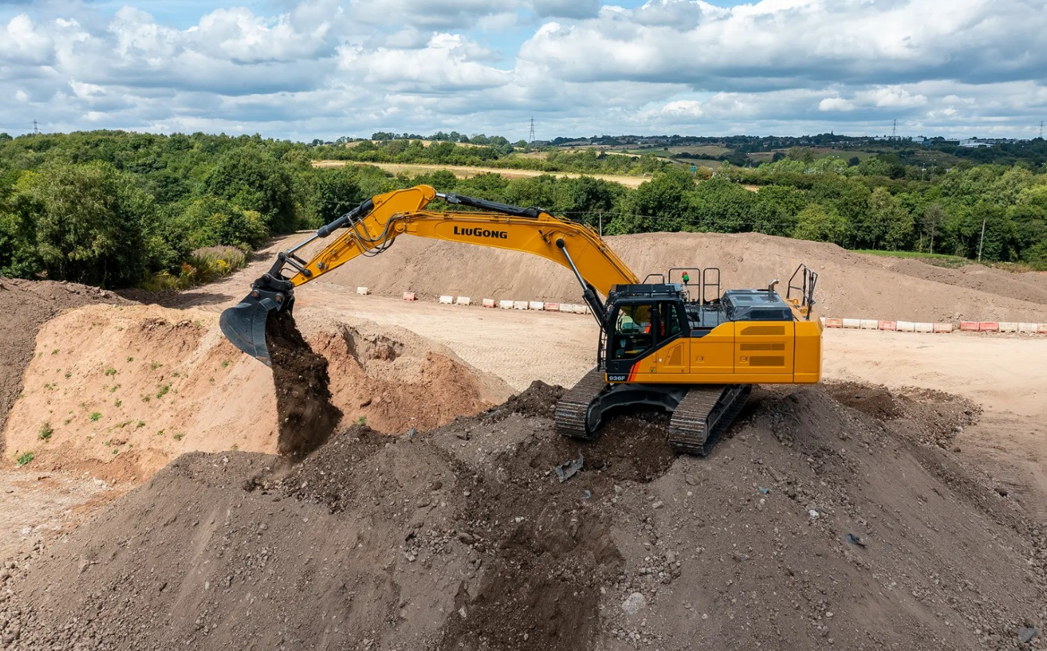 Powered by a six-cylinder, EPA Tier 4 Final L9 Cummins engine, the crawler excavator features three power modes and a maximum digging depth of 24 ft., 1 in.