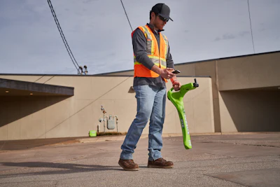By using the latest utility locating devices on the market, alongside integrated data mapping, operators can mitigate damage on their jobsites more effectively than they have in the past.