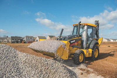 With the 320 P-Tier’s, operators can overcome issues associated with underground jobsites, including congestion, continuous changes and obstacles.