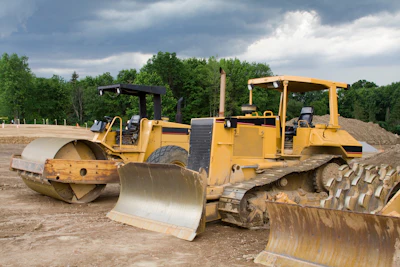 Fleet owners today are inundated with a range of equipment types and brands needed to manage active and upcoming jobs, and without the right solution in place to help keep track of everything, the pressure fleet owners feel starts to build up.
