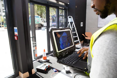 Panasonic ruggedized devices convert from laptop to tablet, covering multiple bases for contractors