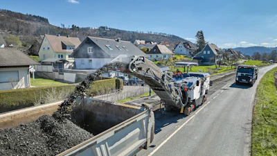 In combination with the intuitive operating design, digital assistance systems and the LEVEL PRO ACTIVE leveling system allow for one-man operation.