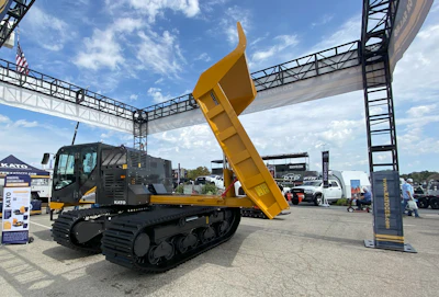 The KATO iC70R Crawler Carrier.