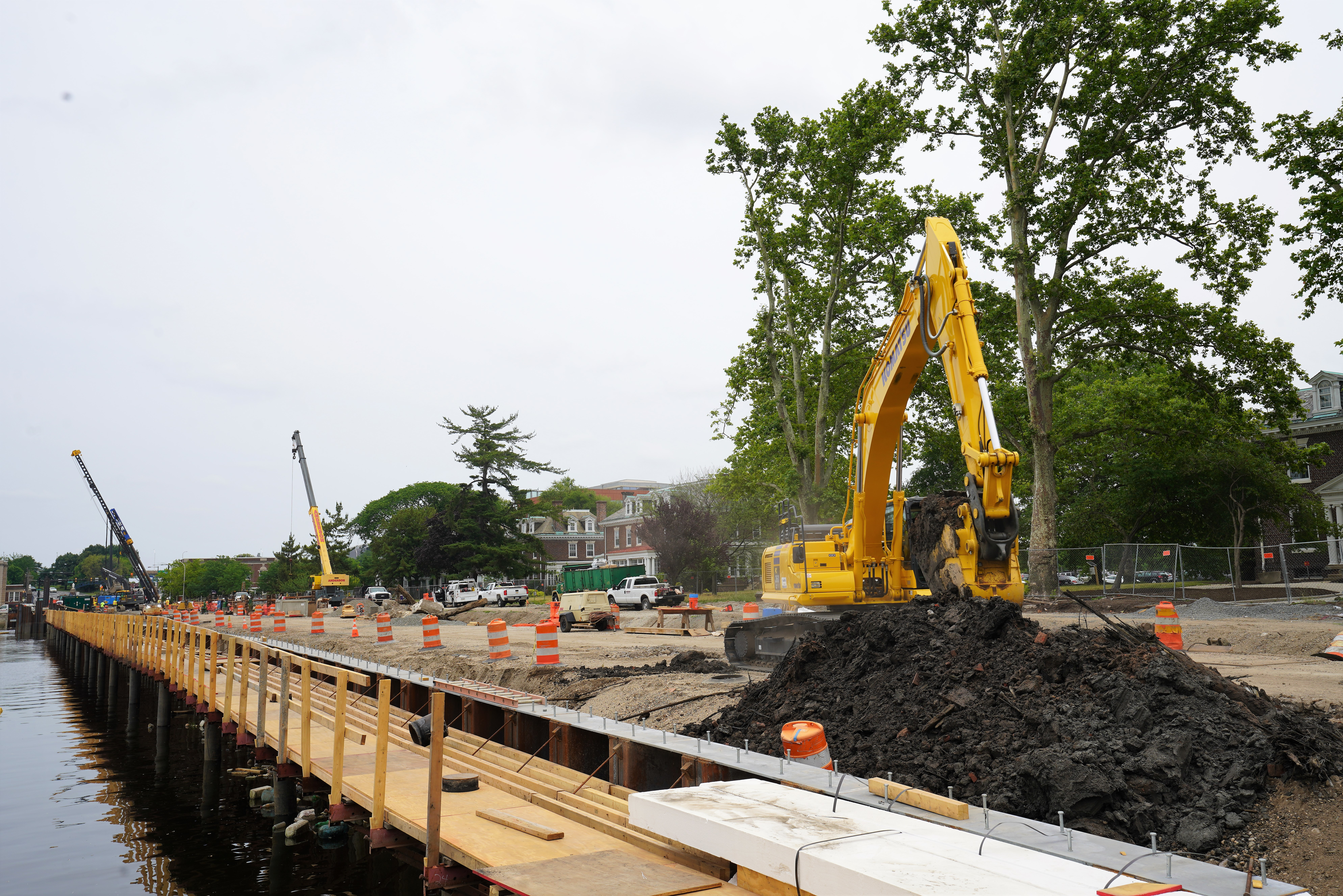 Junttan Piling Rig Key to Pile Installation On Navy Yard Project