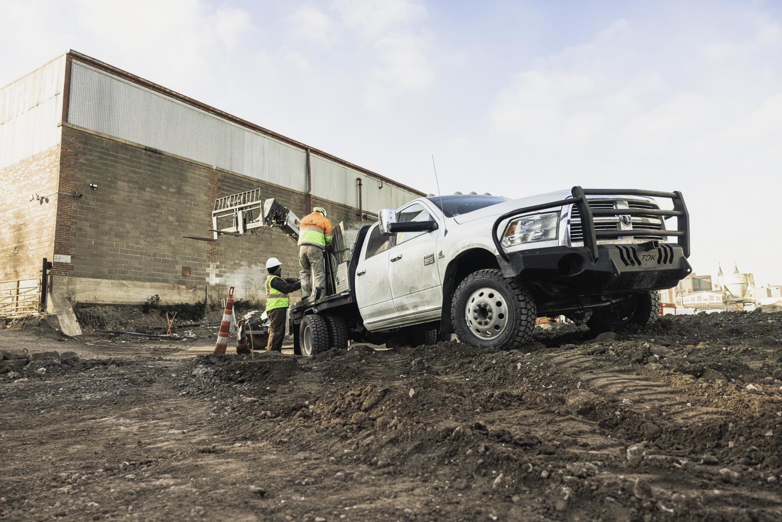 The tire features CoreGard technology, which offers toughness against sidewall splitting.