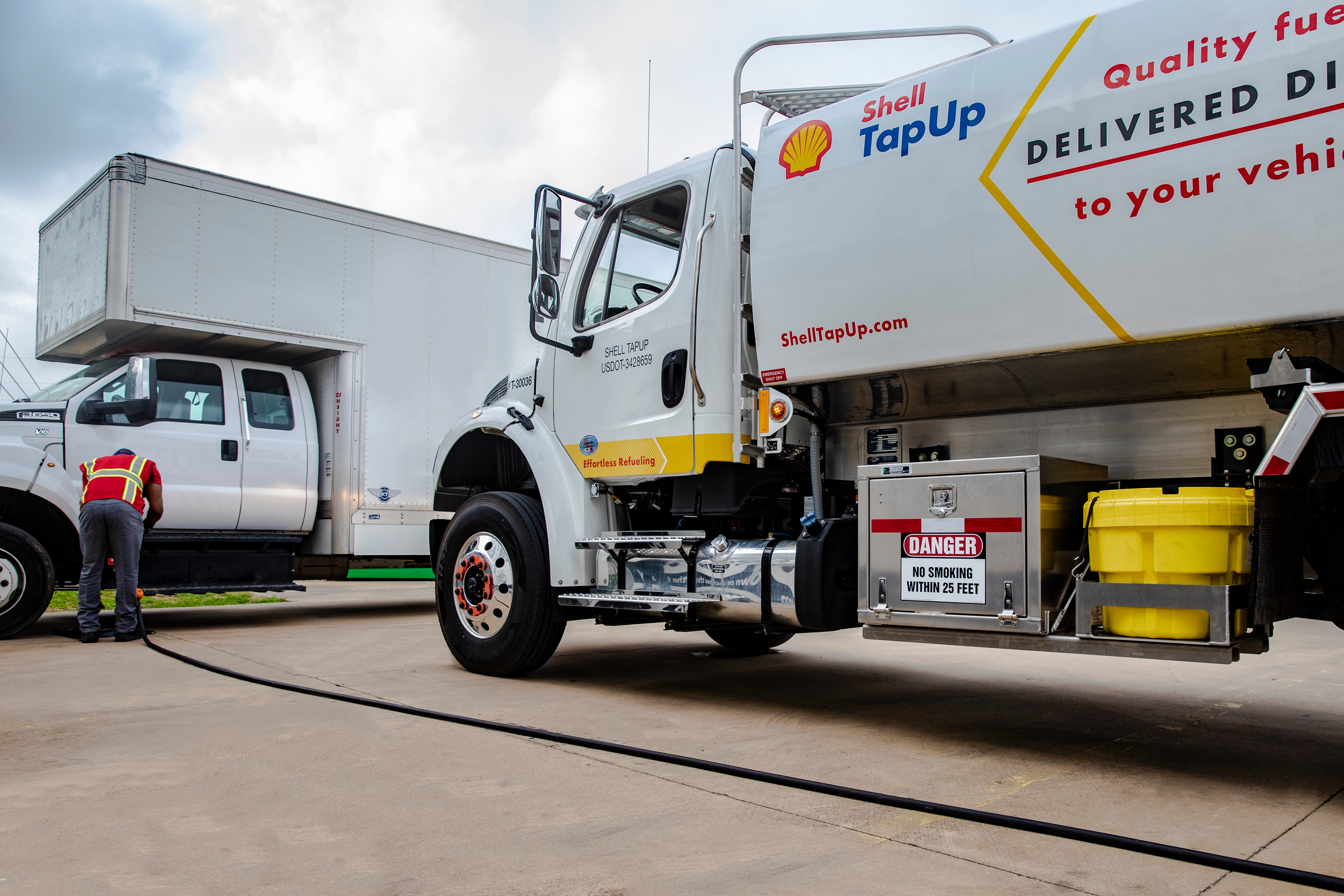 Geotab reported that for a fleet of 100 vehicles, each vehicle drives about 2.2 miles out of the way to fill up and each gas station stop adds more than 20 minutes to each trip, with nearly eight fill-ups a month.