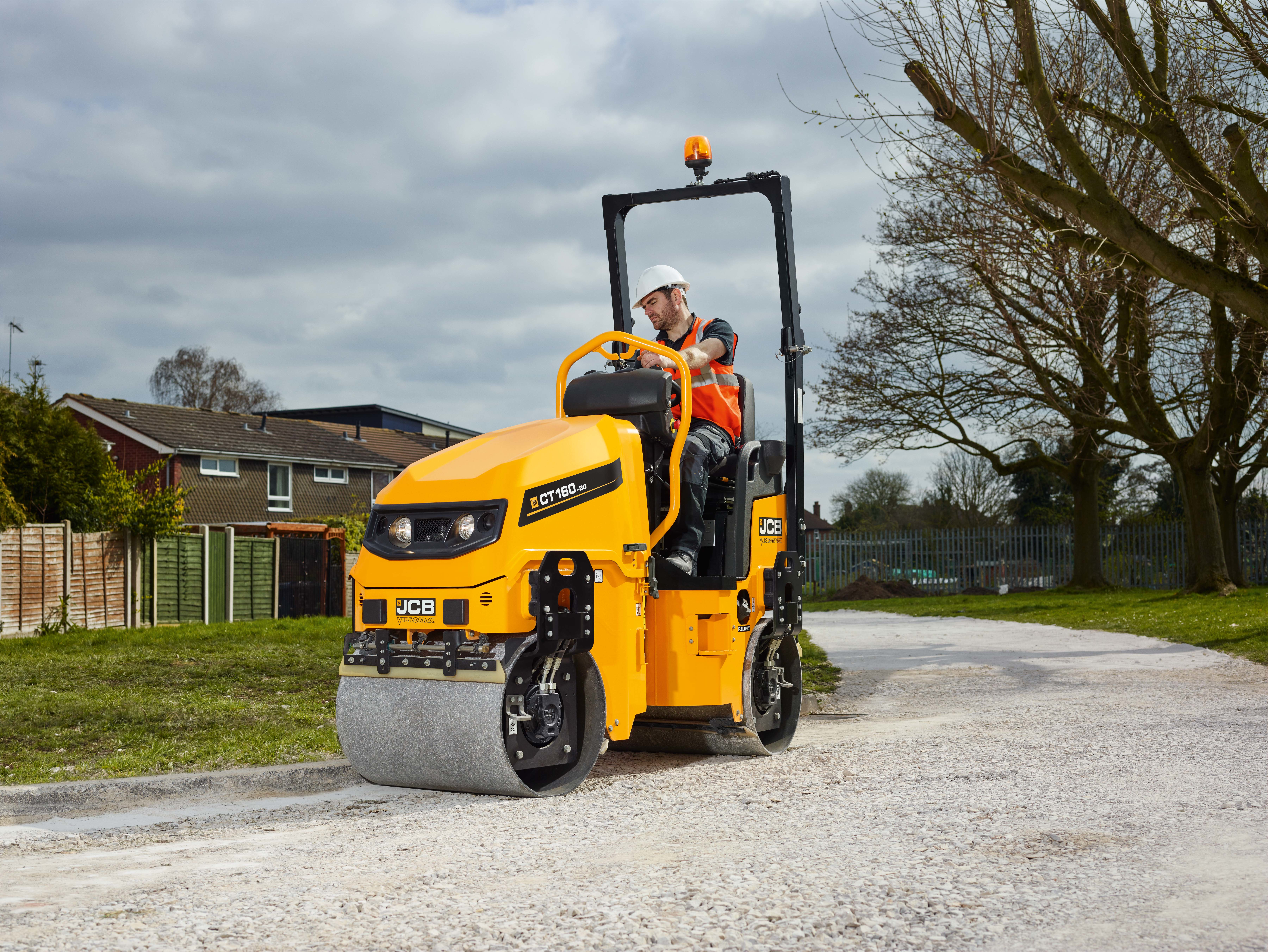 The CT160 offers a choice of either a 31.5-in. (800 mm) or a 39.3-in. (1000 mm) drum. The CT260 comes with a 47.2-in. (1200 mm) drum.
