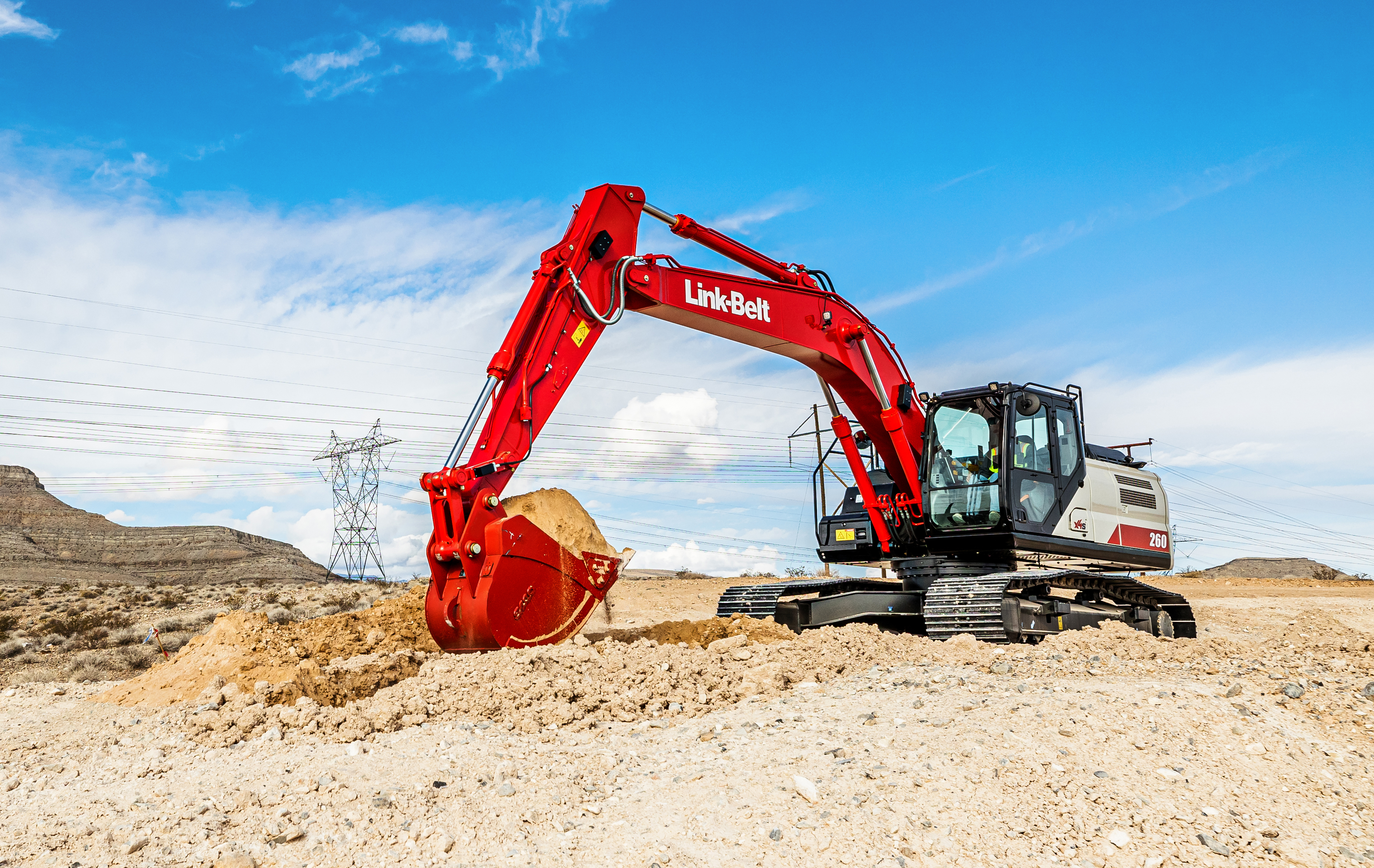 Equipped with a 108-gallon fuel tank, the 260 X4S has a maximum dig depth of 22 ft., 8 in.