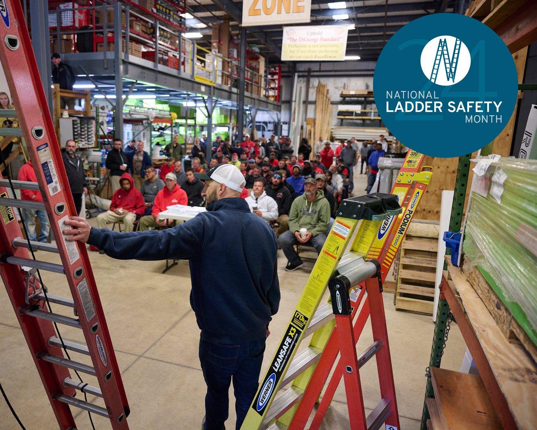 Topics covered include single and extension, articulated, mobile, and stepladders, with courses available in English or Spanish.
