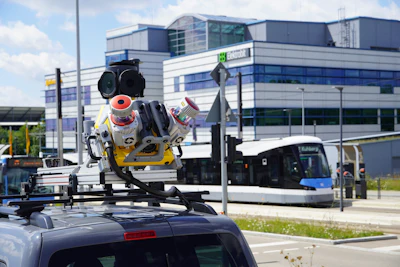 With Trimble GNSS and inertial technology, when combined with Trimble field and office software, the Trimble MX90 provides a field-to-finish mobile mapping solution that enables workflows for data capture, processing and analysis.