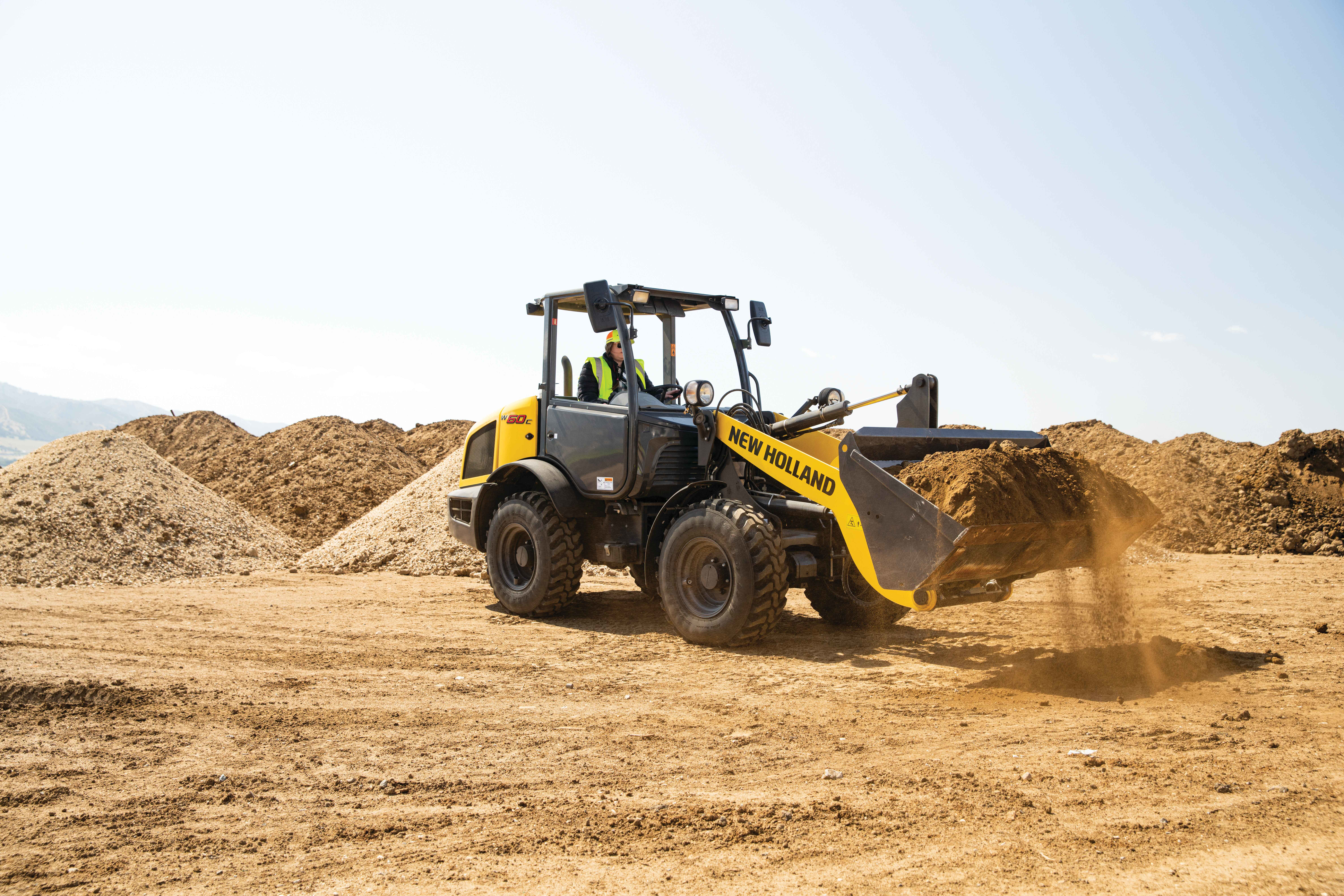 The compact wheel loaders are powered by a 4-cylinder, 3.4L FPT Industrial F5H engine, meeting Tier IV final emission standards.
