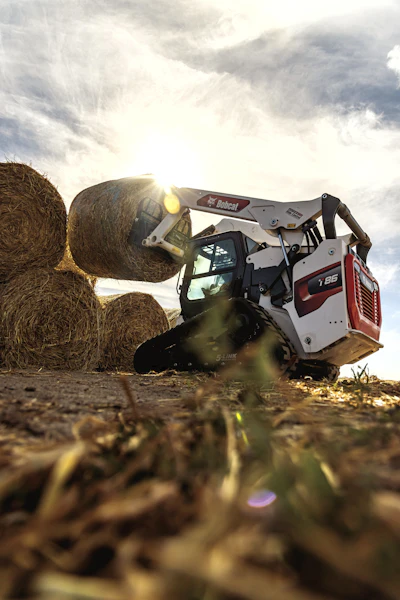 With higher-rated operating capacities (ROC), larger compact track loaders enable you to lift heavier loads, which may result in taking on more jobs.