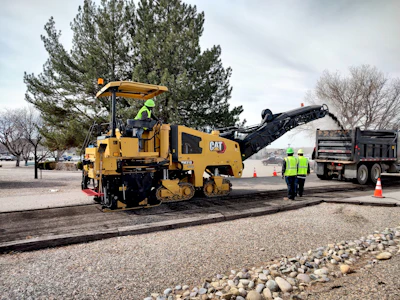 The PM300 Series is designed for small to medium applications where a compact, maneuverable machine with high production capabilities is required.