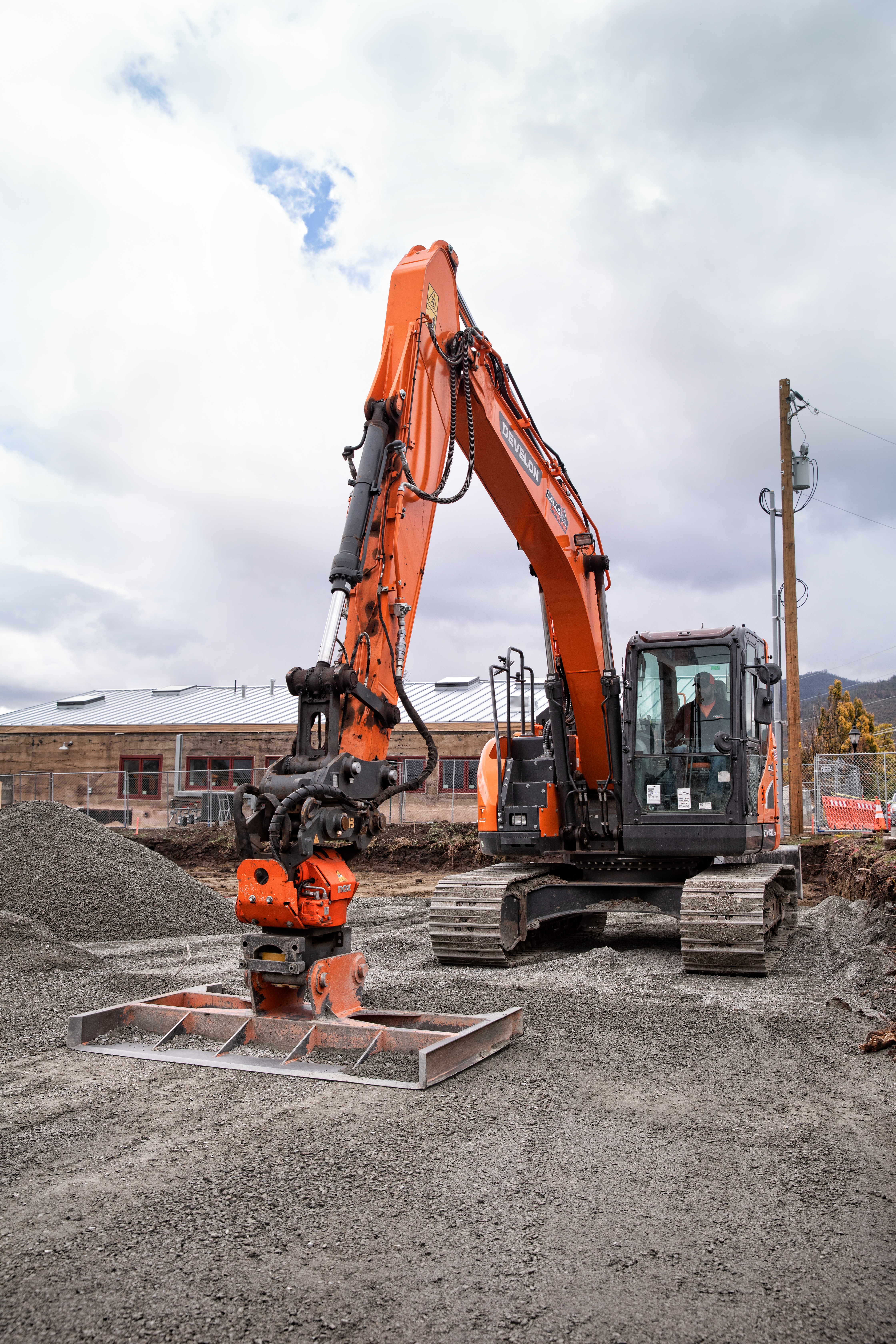 An electrohydraulic control system has increased precision, safety, and efficiency in construction and earthmoving operations. The sophisticated system uses both electrical and hydraulic components to manage the excavator’s movements and functions.