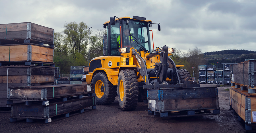 A change for the new L30 and L35 is the addition of an eight-pin harness on the boom, which can be activated by a button on the joystick.