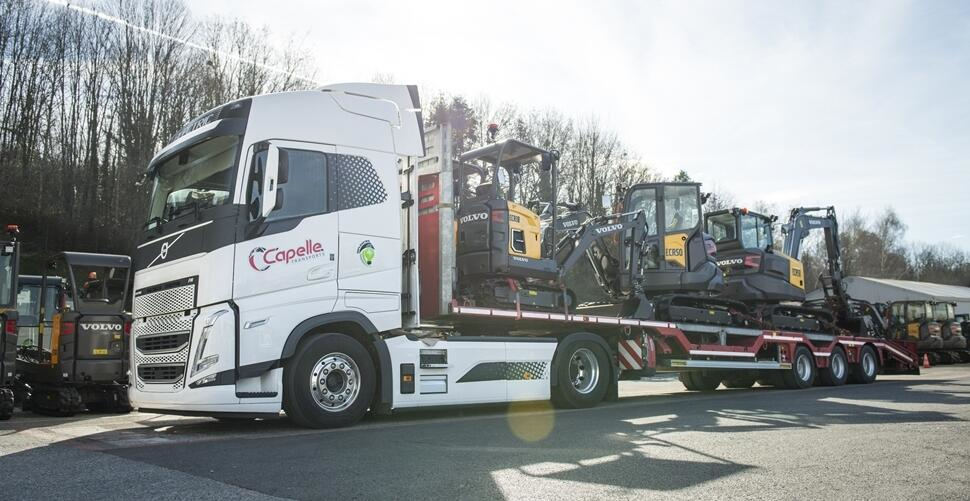 Volvo Ce Pioneers E Shuttle Service To Cut Transport Emissions 660d7bf383081