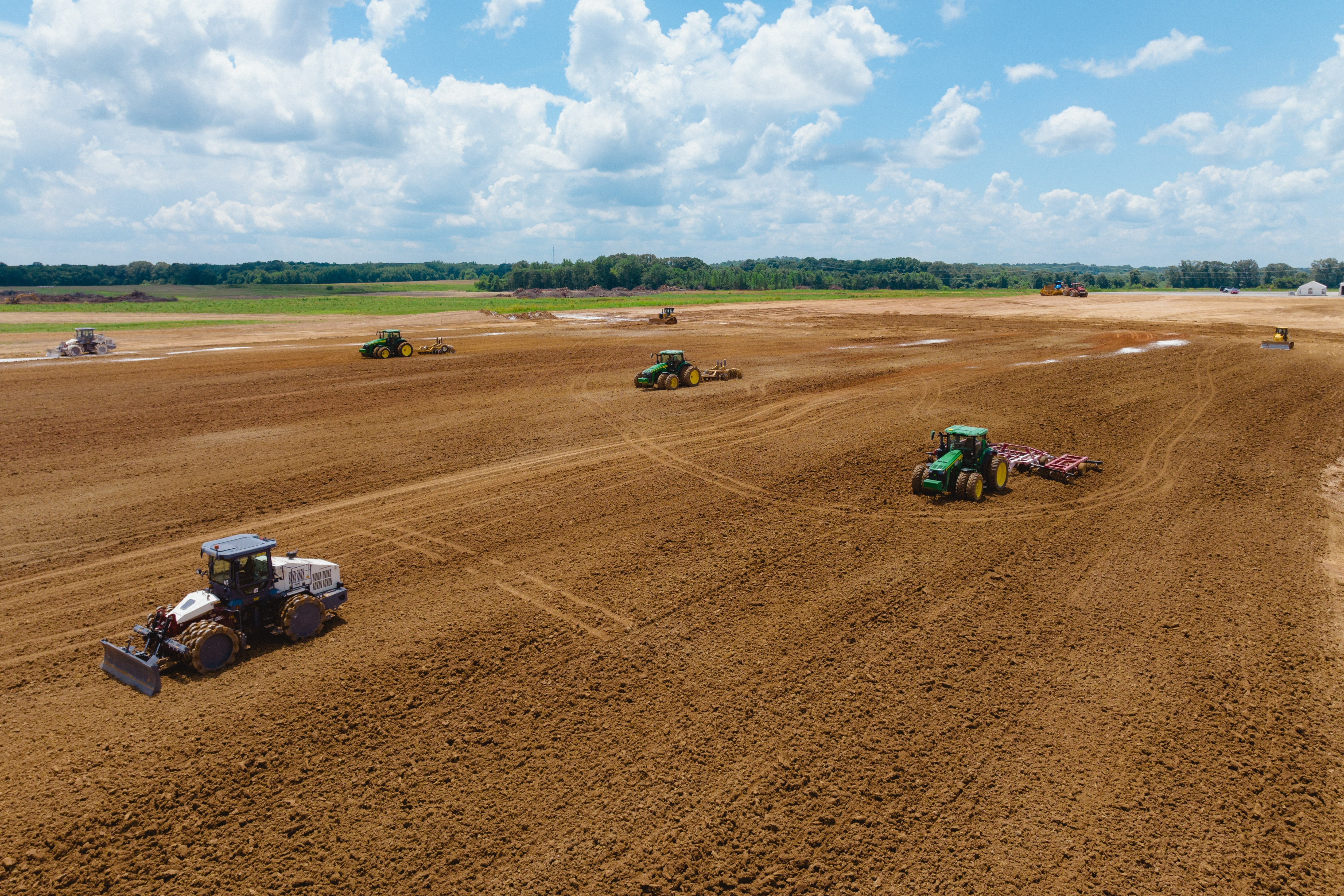 Amplify Cell Technologies, a joint venture between Accelera by Cummins, Daimler Truck and PACCAR, begins construction of Mississippi battery cell factory.