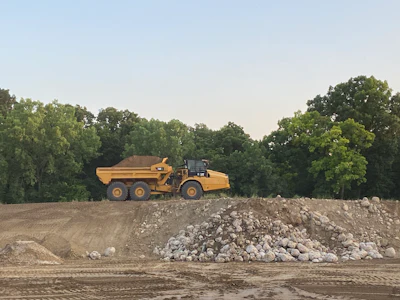 A 740 GC articulated dump truck during the demo, loaded using payload indication