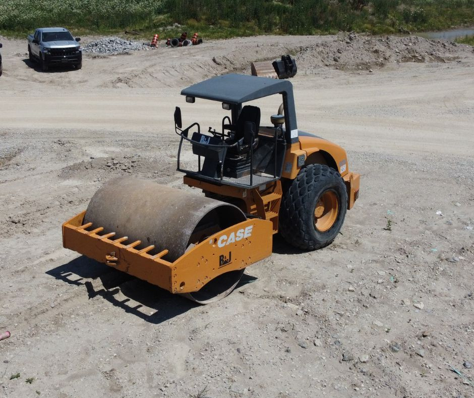 CASE single drum roller.