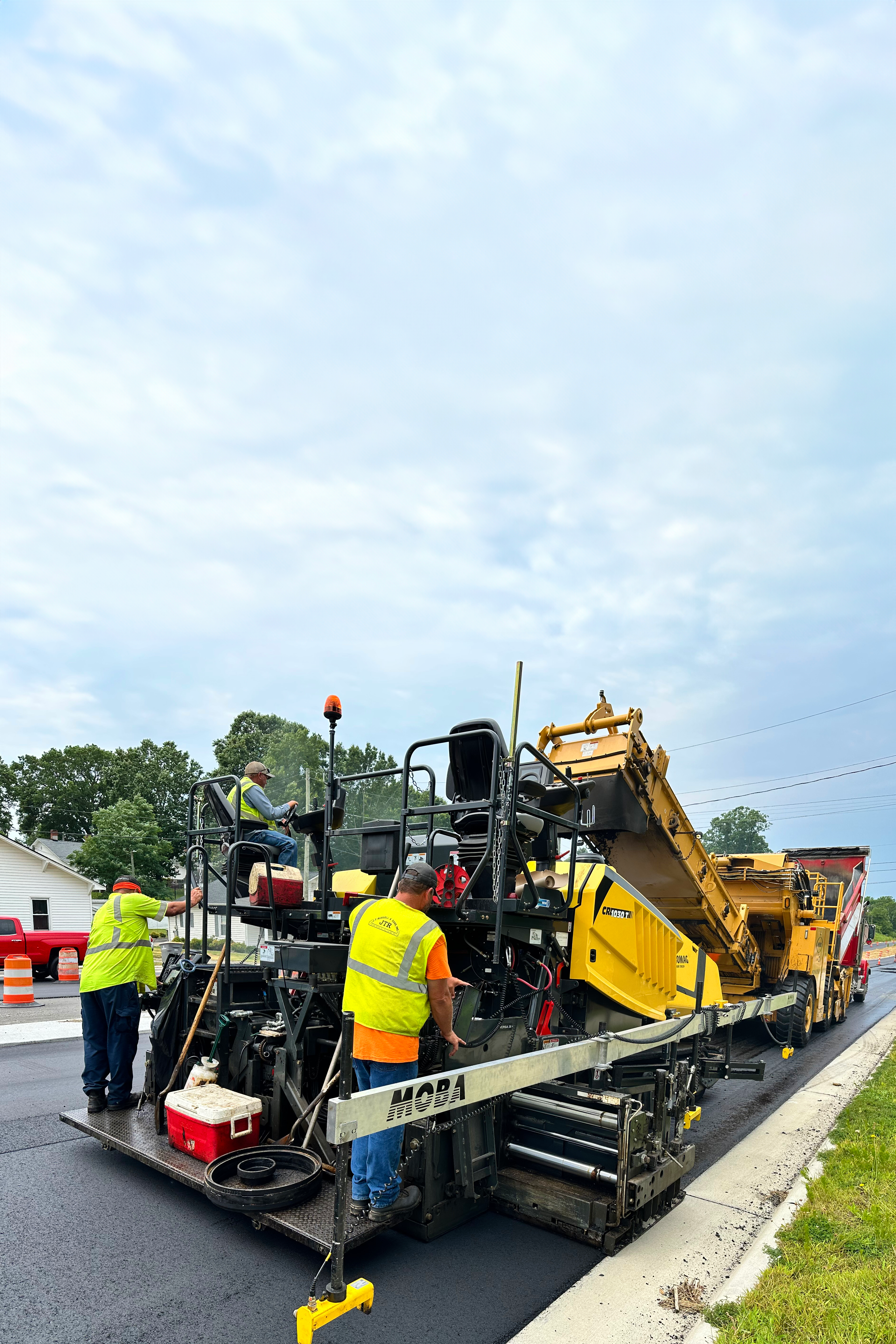 The newly redesigned BOMAG CR 1030 T.