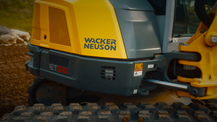 The ET58 is equipped with numerous features for rugged construction work.