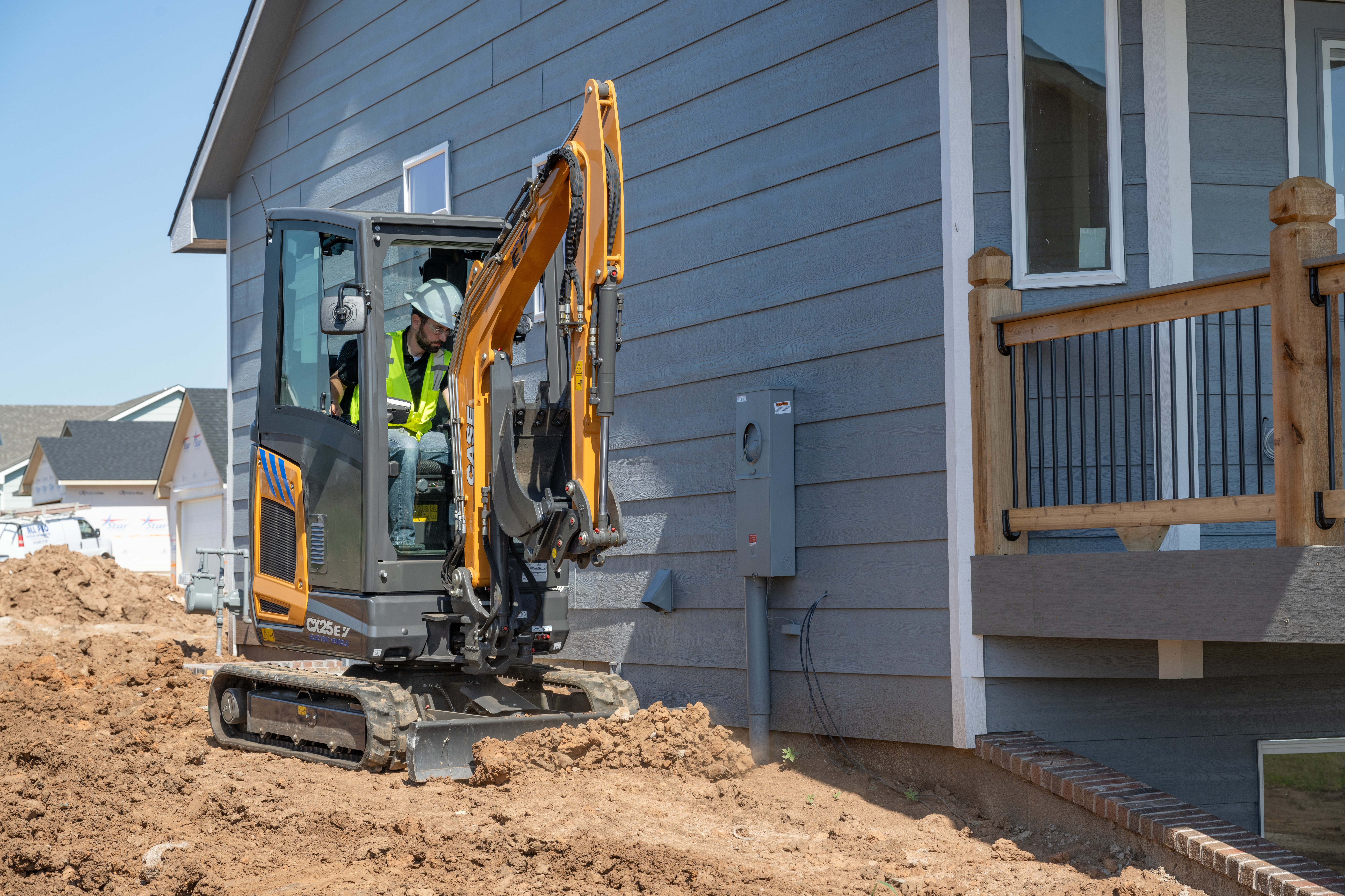 The CX25EV includes hydraulic flow settings and up to three auxiliary circuits that can be paired with a variety of quick couplers and attachments.