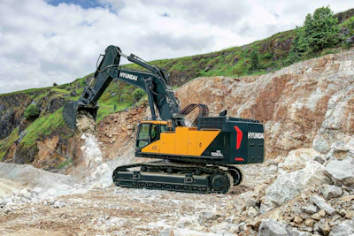 Bucket digging force ratings also reflect the machines’ suitability for heavy-duty applications, with the HX800A L delivering 85,098 lbf (38,600 kgf), and the HX1000A L delivering 88,185 lbf (40,000 kgf).