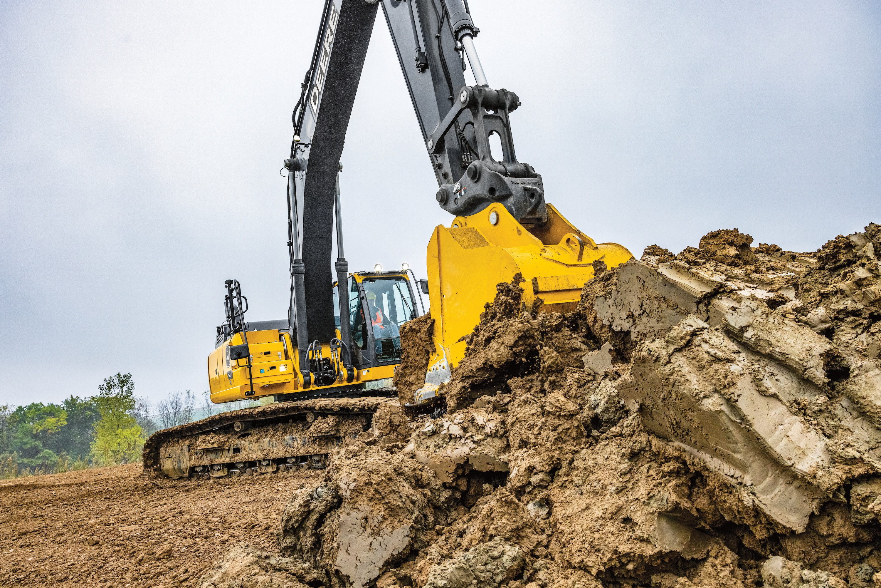 The 380 P-Tier offers SmartGrade technology as a factory option and field upgrade kits.