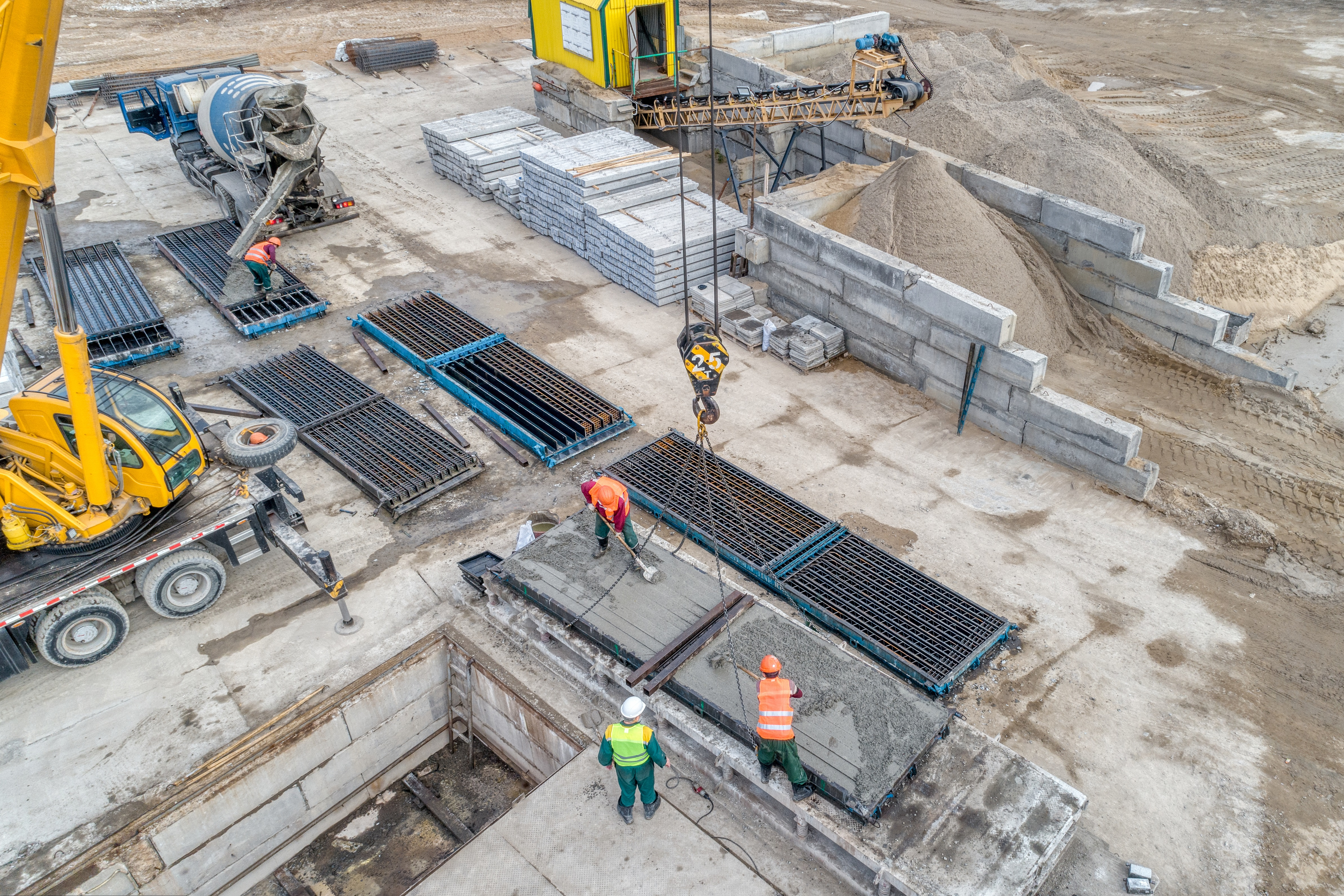 Safety remains an industry-wide issue, with nearly 50 percent of commercial general contractors and construction managers looking to improve safety measures and planning.