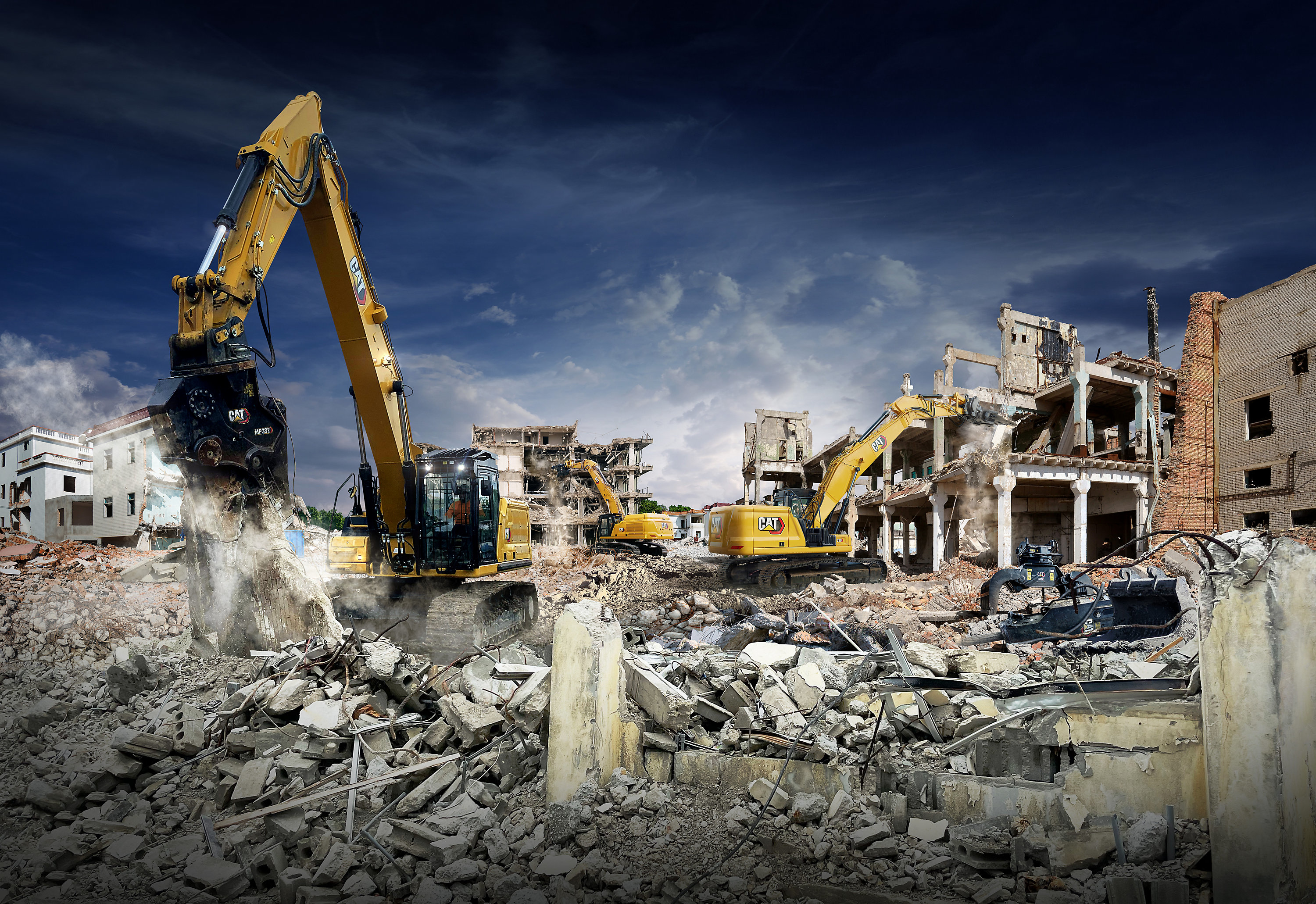 Offering a maximum digging depth of 19.1 ft (5.8 m), the new straight boom excavator features a maximum vertical reach of 40.9 ft (12.48 m) – 8.0 ft (2.45 m) higher than a standard Cat 330 excavator – for demolishing three-story buildings.