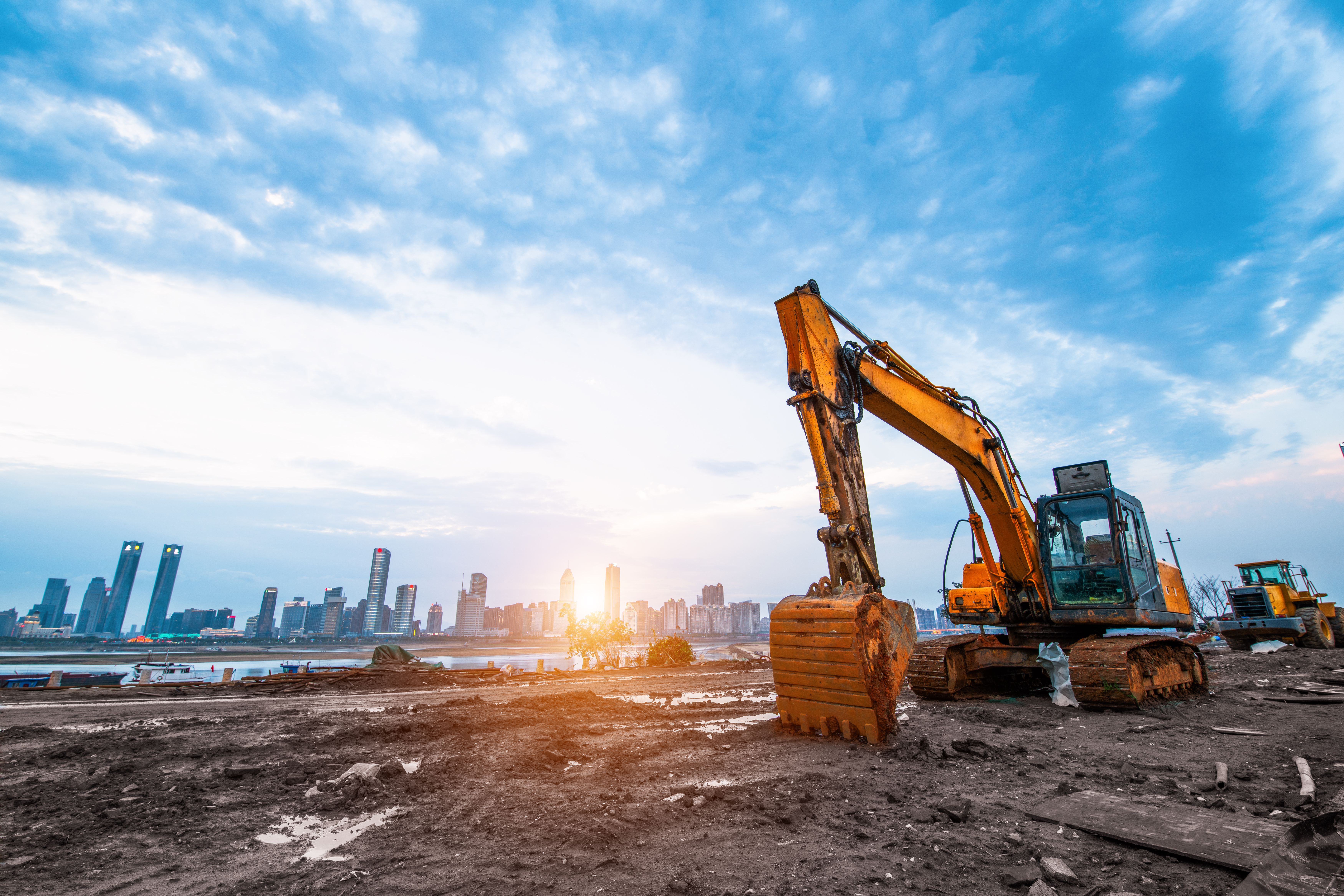 Oversight data is gathered in real-time to keep track of day-to-day projects, with the ability to also monitor complex scenarios like deliveries, weather conditions, and pricing.