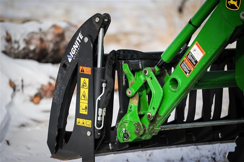 Ct Grapple Jd Close Up